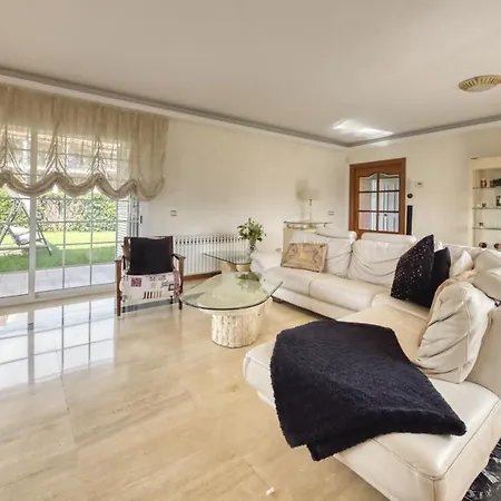 Sleeps 10 Pool Wifi *