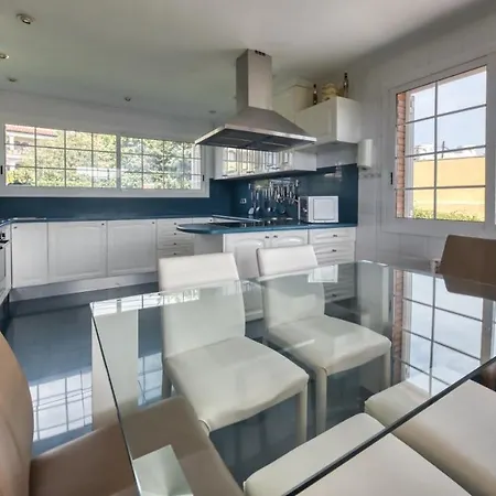 Sleeps 10 Pool Wifi Villa *